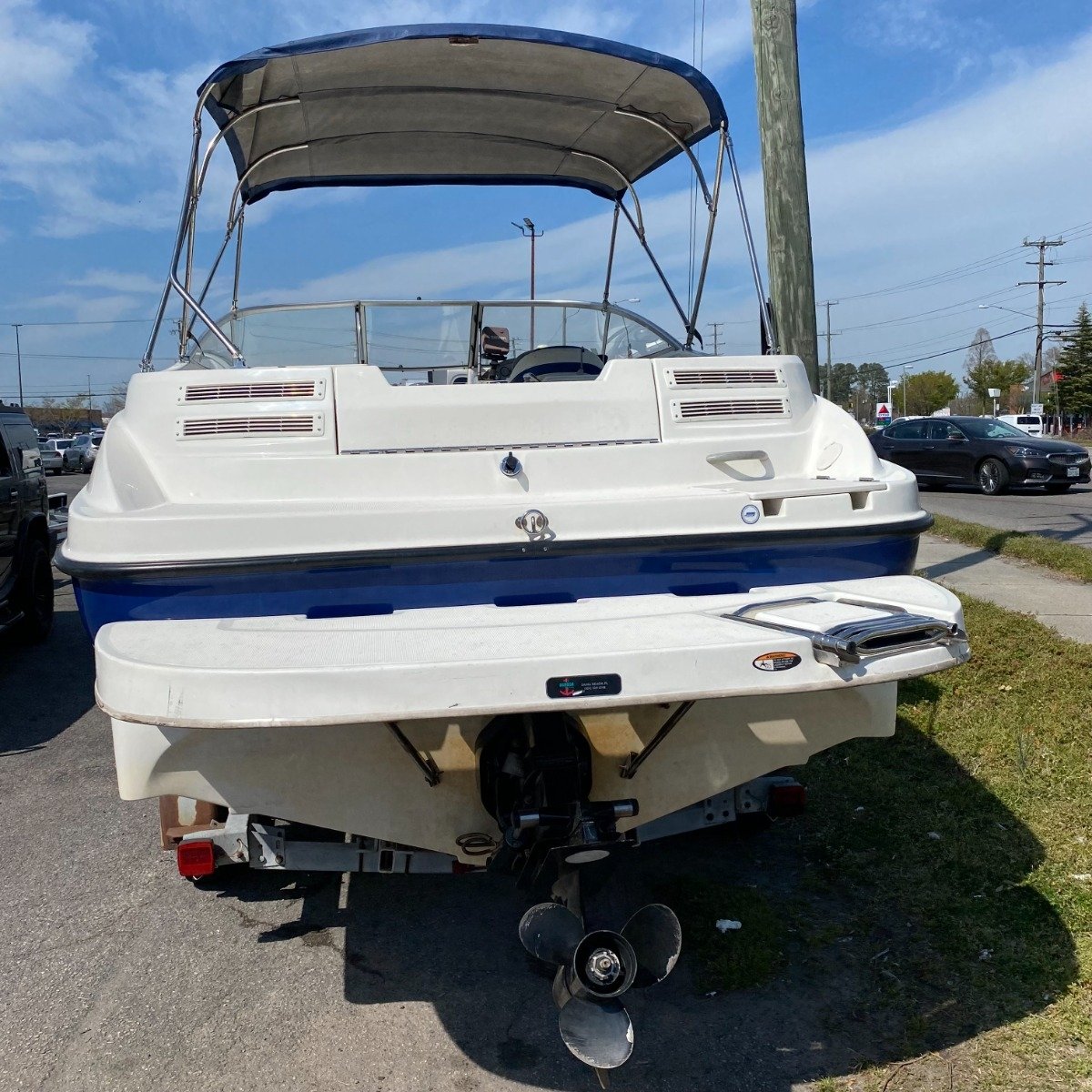 Bayliner 249SD – (Boat and Motor) thumbnail