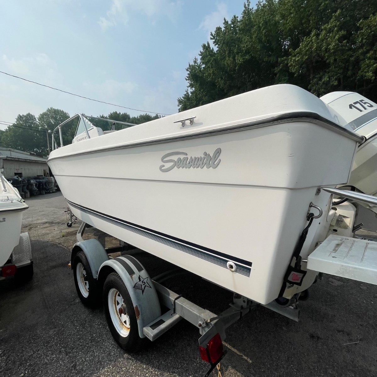 1998 Sea Swirl Striper 2150 Walkaround thumbnail