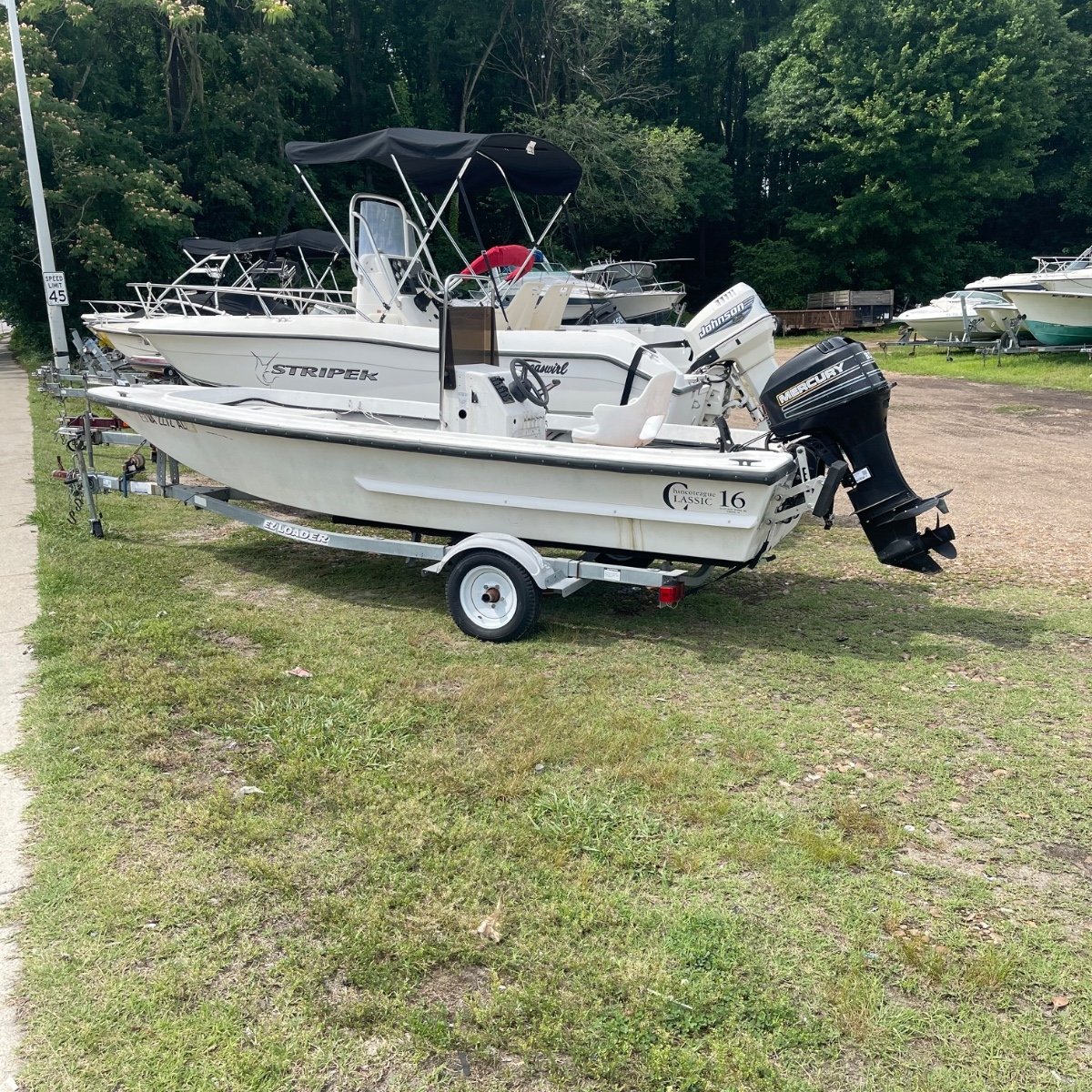 1994 Chincoteague Classic 16ft Center Console (PENDING) thumbnail
