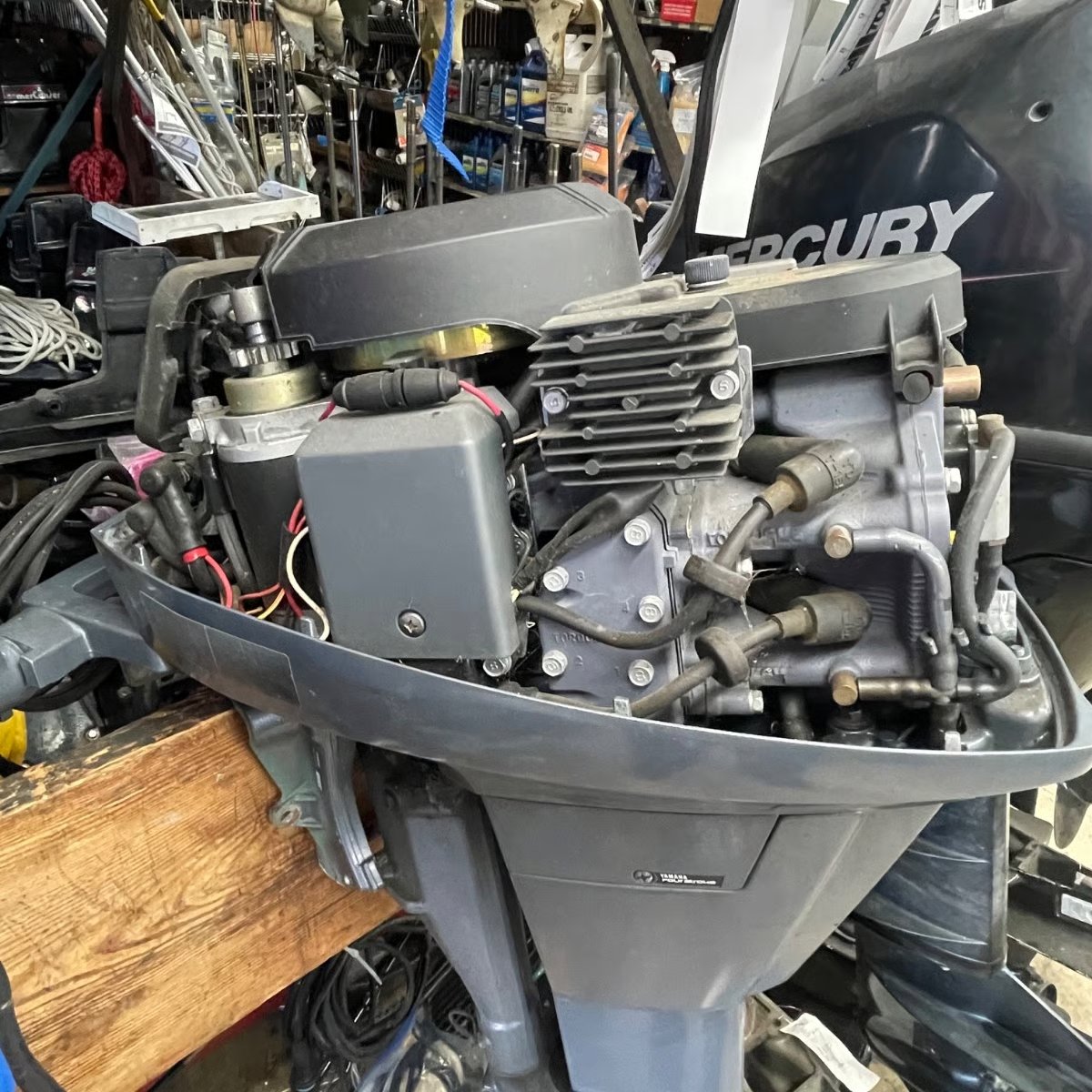 pre owned boat motors 03 Yamaha 4-Stroke 9.9HP 20″ High Thrust Tiller Motor thumbnail