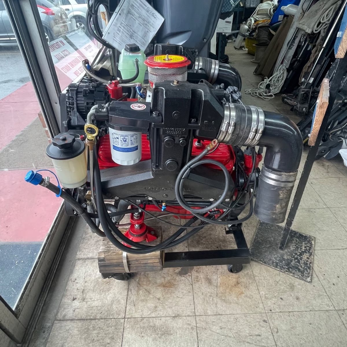pre owned outboard motors 08 Volvo Penta 5.7L 350 Motor thumbnail