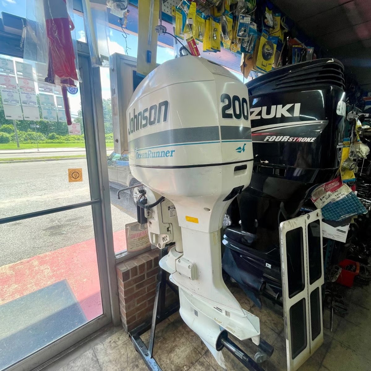 used Johnson outboard motors 1994 Johnson 200 HP 2-Stroke boat motor thumbnail