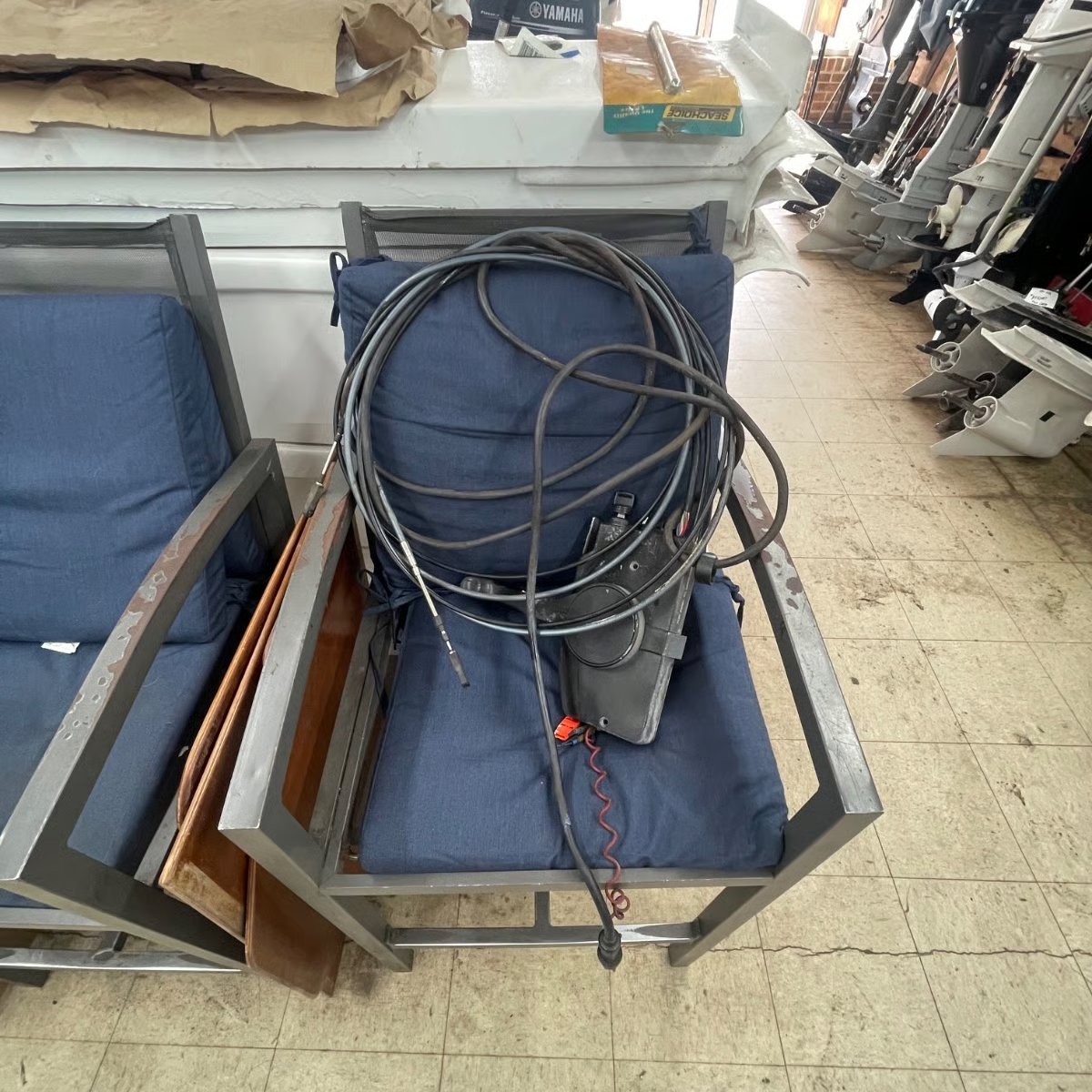 used outboard motors for sale 1997 Yamaha 25 HP 2-Stroke boat motor thumbnail