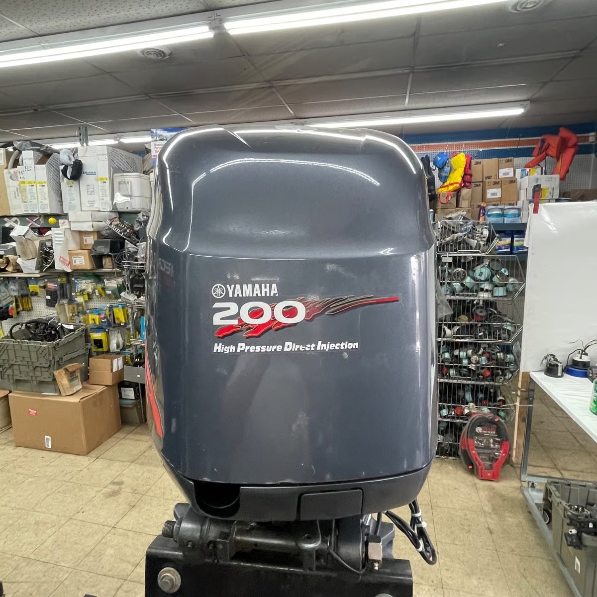 affordable outboard motors 2000 Yamaha 200 HP 2-Stroke boat motor thumbnail