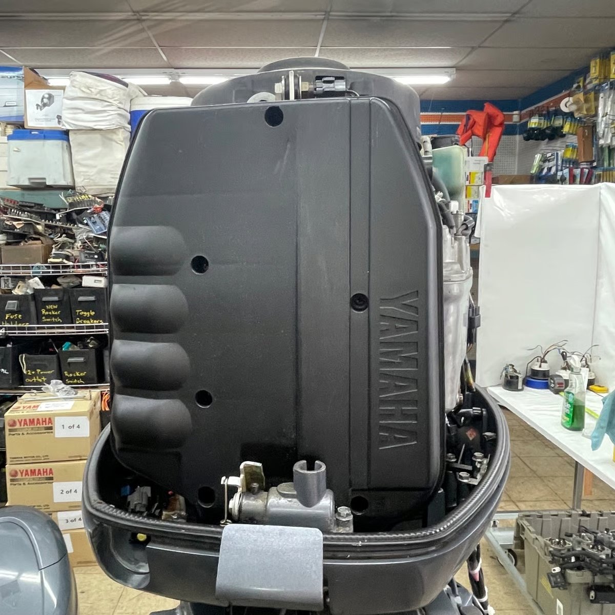 affordable outboard motors 2000 Yamaha 200 HP 2-Stroke boat motor thumbnail